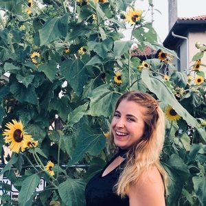 Meet your Posher, Becky